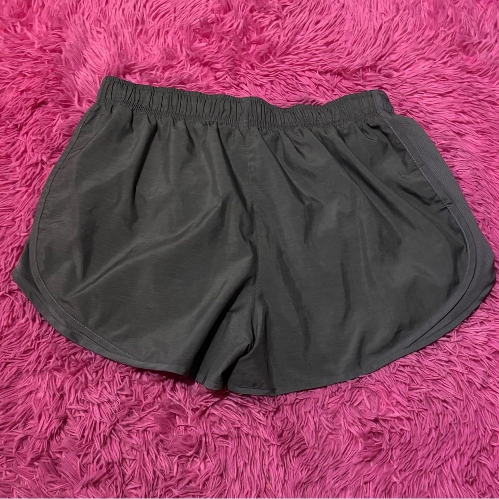 Nike Dri-Fit Activewear Gray 3” Running Shorts Women Size Large - Picture 3 of 7